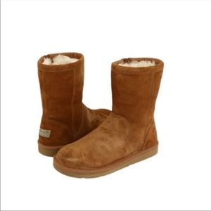 UGG Classic Roslynn Tan
